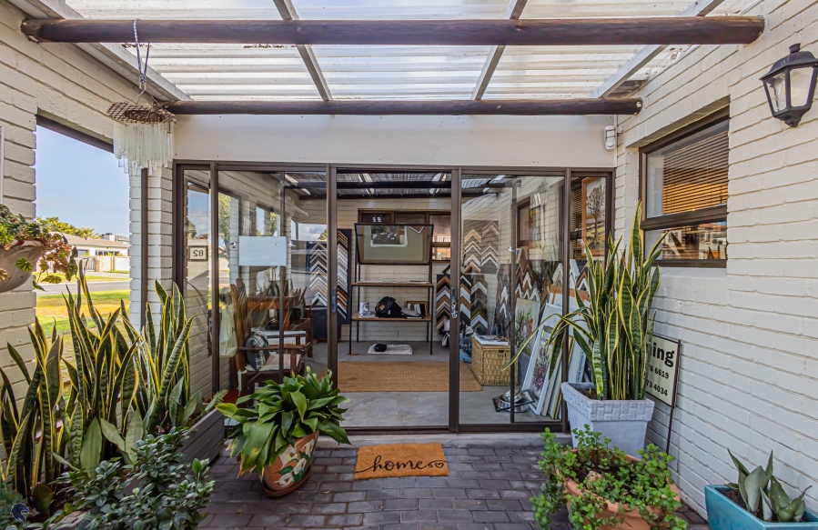4 Bedroom Property for Sale in Country Club Western Cape